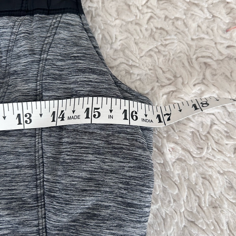 The North Face Black & Gray Heather Athletic Vest with Pockets. Size S - Picture 11 of 11